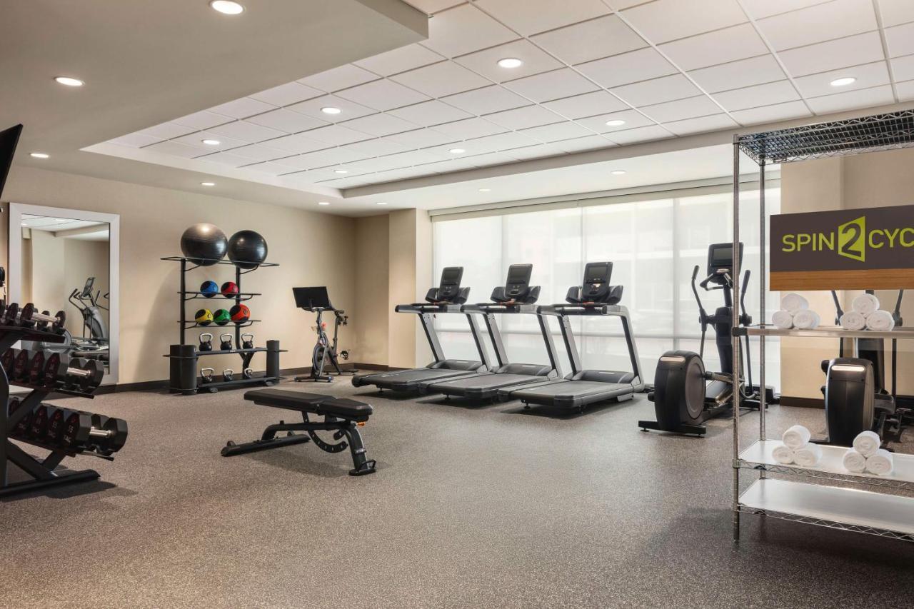 Home2 Suites By Hilton Milwaukee West West Allis ภายนอก รูปภาพ