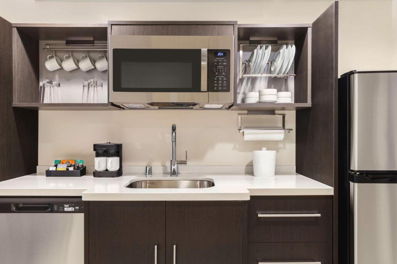 Home2 Suites By Hilton Milwaukee West West Allis ภายนอก รูปภาพ