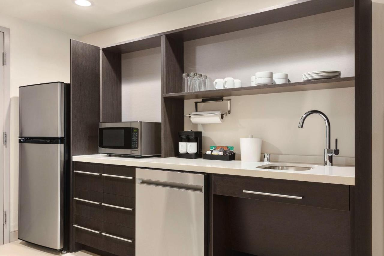 Home2 Suites By Hilton Milwaukee West West Allis ภายนอก รูปภาพ